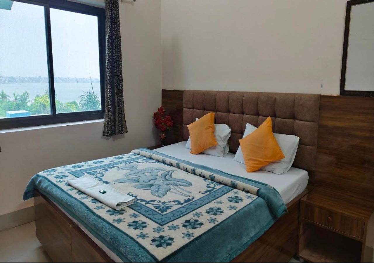 Sri Yoga Mandir Hotel Варанаси Екстериор снимка