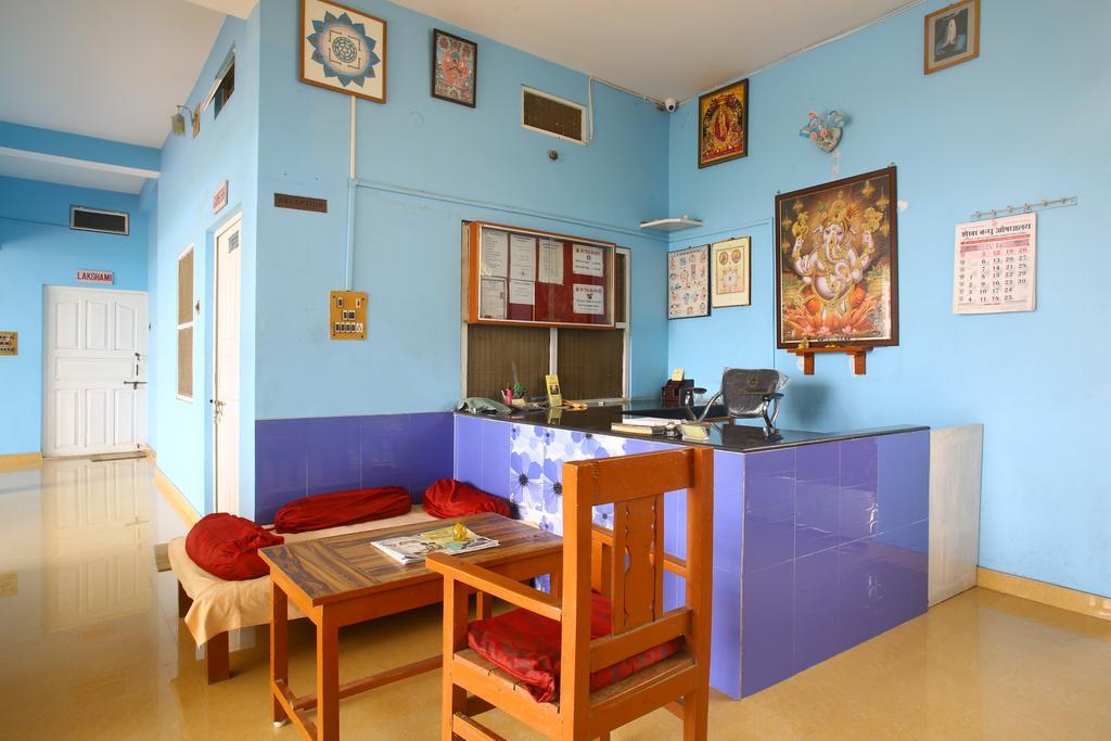 Sri Yoga Mandir Hotel Варанаси Екстериор снимка