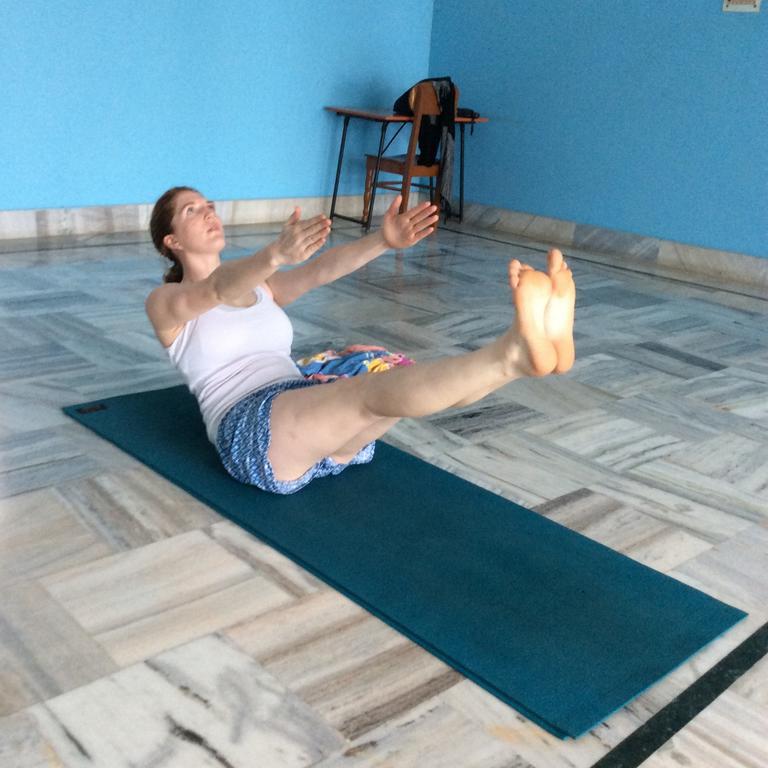 Sri Yoga Mandir Hotel Варанаси Екстериор снимка