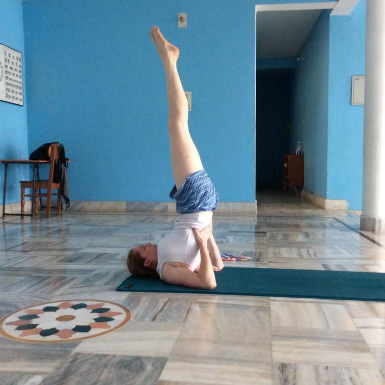 Sri Yoga Mandir Hotel Варанаси Екстериор снимка