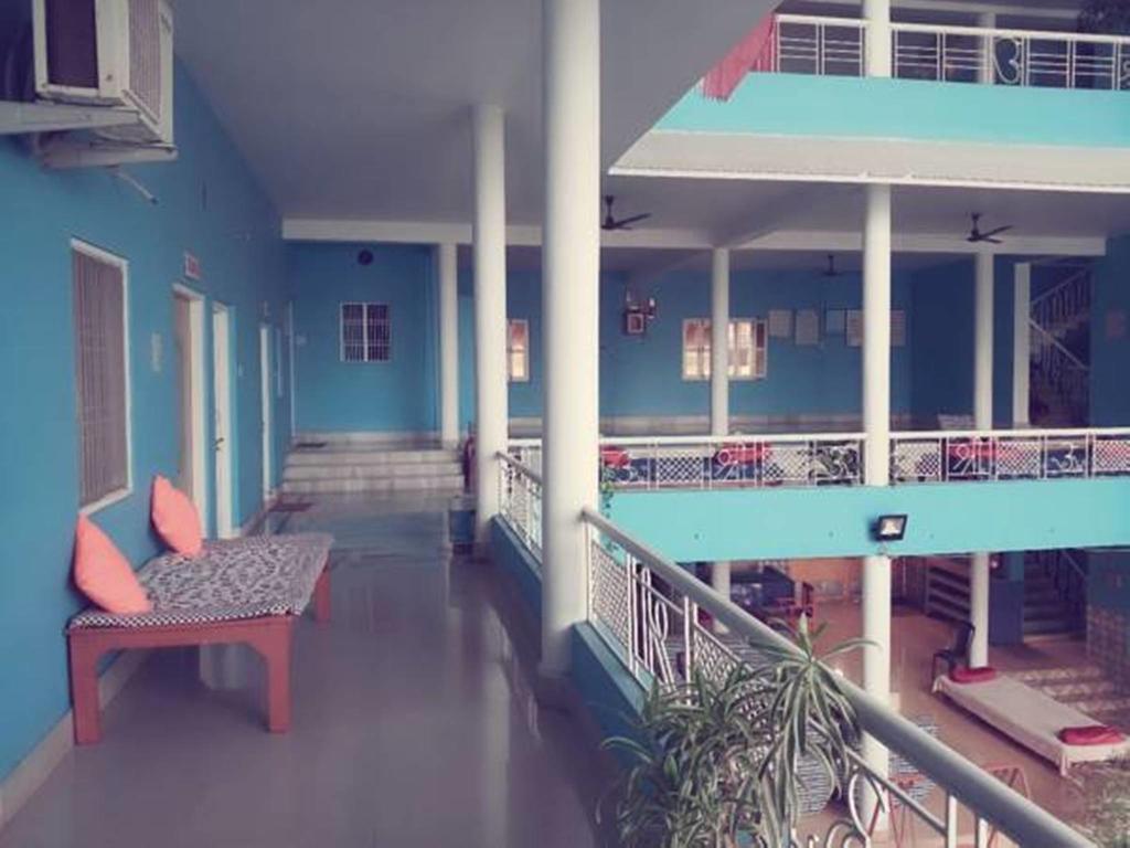 Sri Yoga Mandir Hotel Варанаси Екстериор снимка